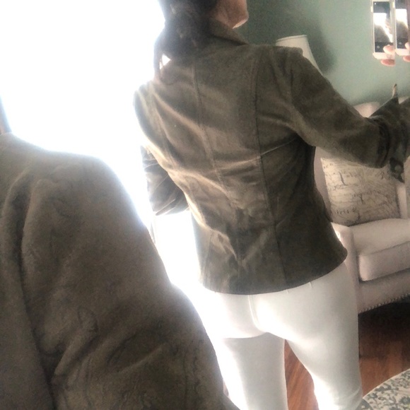 Corduroy jacket size medium - Picture 7 of 8